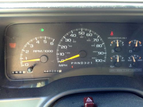 No Reserve 1999 Chevrolet Suburban, image 5