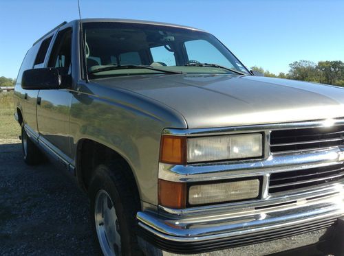 No Reserve 1999 Chevrolet Suburban, image 7