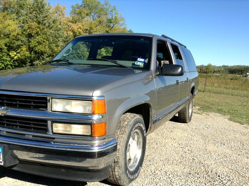 No Reserve 1999 Chevrolet Suburban, image 8