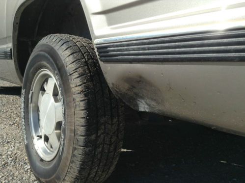 No Reserve 1999 Chevrolet Suburban, image 9