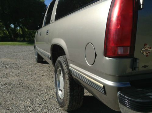No Reserve 1999 Chevrolet Suburban, image 13