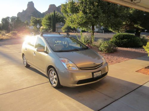 2005 toyota prius base hatchback 4-door 1.5l gold +17 cu ft roof system