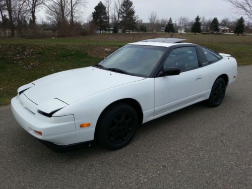 Nissan 240sx se hatchback 2-door 2.4l