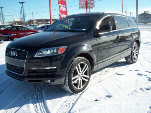 2009 audi q7, 4.2 prestige, awd, navigation,3rd row,2 moonroofs, 2 tv&#039;s loaded!!
