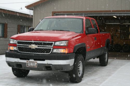 2005 chevrolet silverado 2500 hd base extended cab pickup 4x4, 6.0 l  4 door