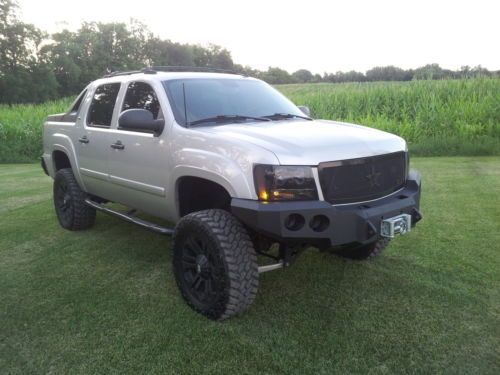 2007 chevy avalance z71, loaded!!! leather,dvd,naviation,20&#039;s,35&#039;s,fabtech,4x4