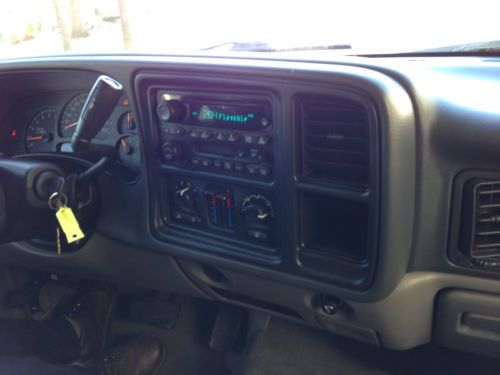 2004 Chevy 1500 Suburban 7 Passenger 4x4 Auto 3rd row bench seat NO RESERVE, image 10