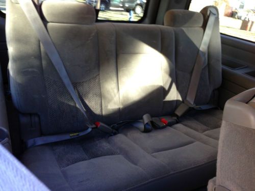 2004 Chevy 1500 Suburban 7 Passenger 4x4 Auto 3rd row bench seat NO RESERVE, image 13