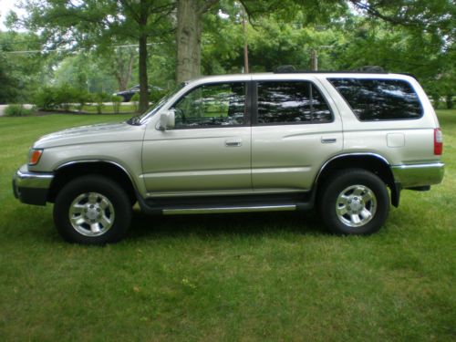 1999 toyota 4runner sr5 sport utility 4-door 3.4l, 86,000 miles, no wrecks