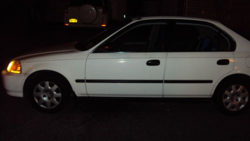Honda civic white 4 doors, US $1,900.00, image 5