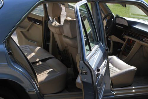 1985-300SD MERCEDES Automatic trans, sky blue, cream interior, US $1,000.00, image 2