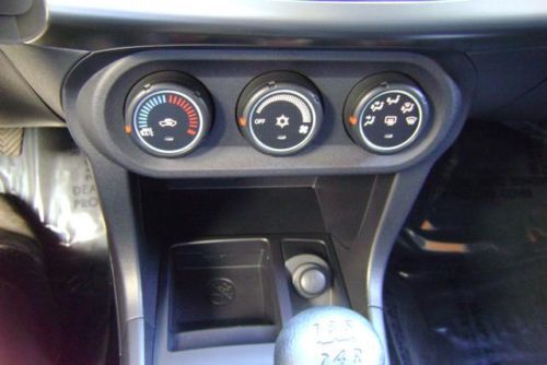 ES New 2.0L CD 5 speed manual Sedan Gas saver Sporty 7 airbags, image 17