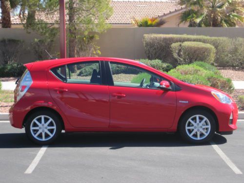 2012 toyota prius c three hatchback 4-door 1.5l