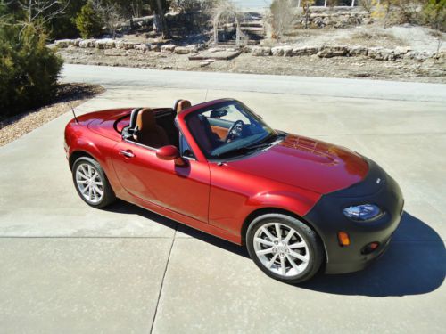 2008 mazda mx-5 miata grand touring convertible 2-door 2.0l