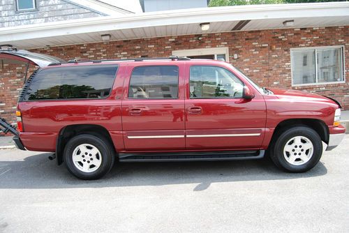 2004 chevrolet suburban 1500 lt sport utility 4-door 5.3l