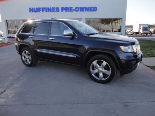 Overland 4x4 hemi nav pano roof super nice!