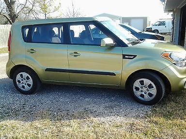 2013 kia soul base hatchback 4-door 1.6l