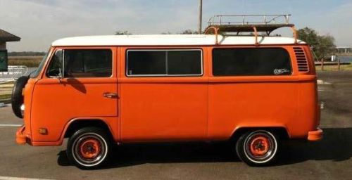 1979 vw bus - baywindow - sunroof - orange