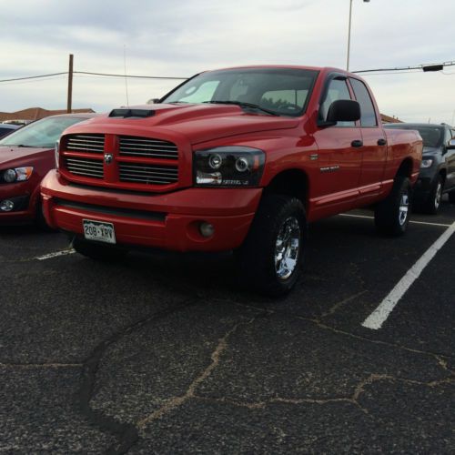 2006 dodge ram 1500 st crew cab pickup 4-door 5.7l