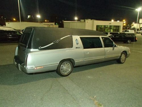 1997 cadillac funeral hearse &#034; masterpiece&#034;