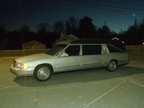 1997 Cadillac Funeral Hearse " Masterpiece", image 3