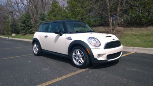 2009 mini cooper s hatchback 2-door 1.6l