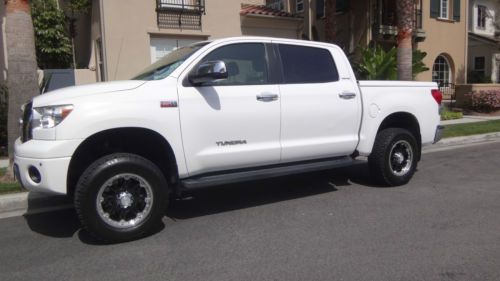 2008 toyota tundra limited extended crew cab pickup 4-door 5.7l