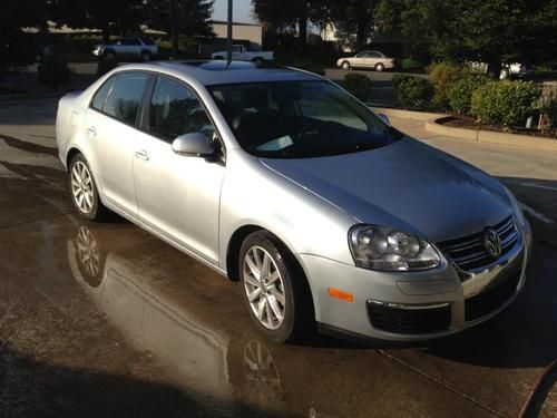 Volkswagen 2010 jetta wolfsburg 4dr 2wd sedan  2.0l turbo 24k miles