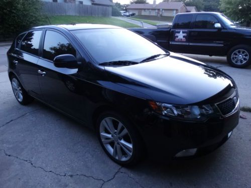 2012 kia forte sx hatchback 4-door 2.4l - low miles - fully loaded!