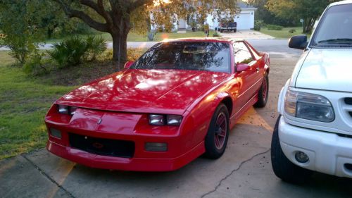 Camari rs w/ 305 v8, 67k miles, garage kept, $1500.00 obo