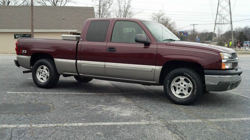 2003 chevy z71 4x4 5.3 v8 super clean look!