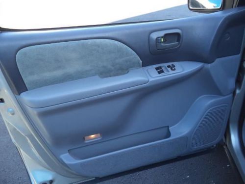 2002 toyota sienna le