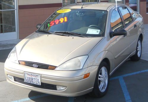 2001 ford focus se 4-door sedan