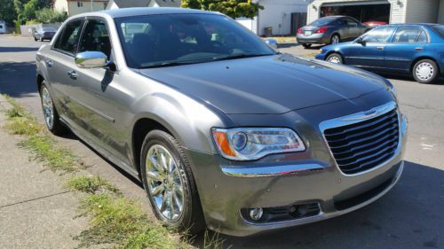 2012 chrysler 300 limited, v6, navigation, adaptive cruise control!!!