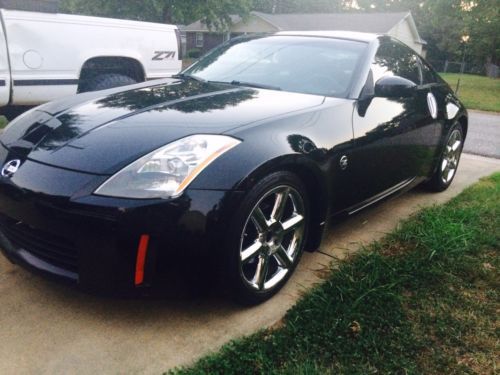 2004 nissan 350z enthusiast coupe 2-door 3.5l