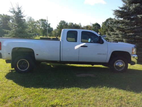 2008 silverado hd 3500 dually duramax  rear wheel drive