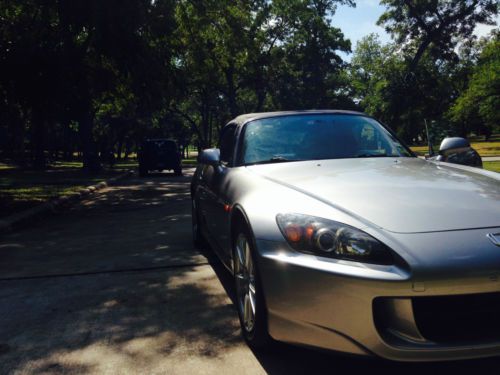 2005 honda s2000 base convertible 2-door 2.2l