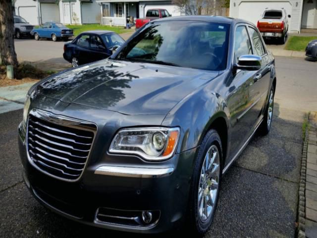 Chrysler 300 series limited