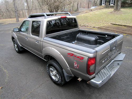 2004 nissan frontier xe crew cab pickup 4-door 3.3l....no reserve