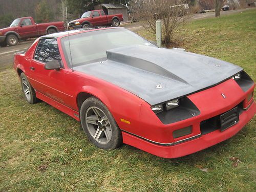 1986 camaro iroc z with t tops