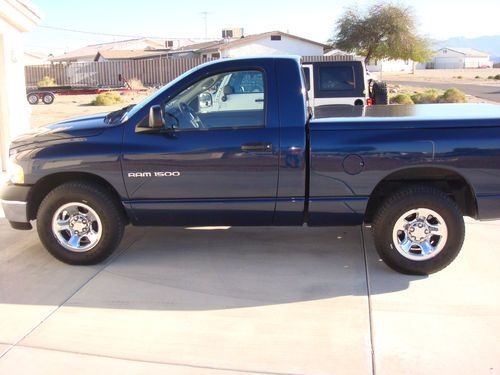 2004 dodge ram 1500   low mileage--excellent condition