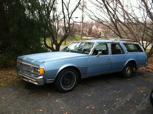 1977 chevrolet caprice classic estate wagon 4-door 5.0l