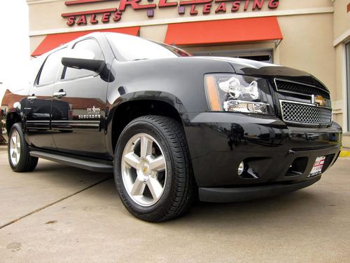 2013 chevrolet suburban lt texas edition, leather, 20" alloys, rearview camera!