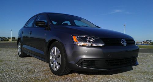 2012 vw jetta 5 speed - low miles