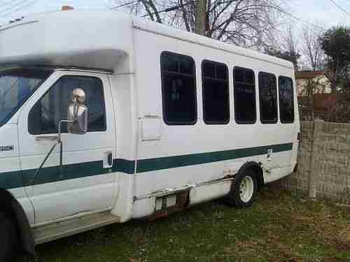 1997 Ford E-350 Econoline XL Cutaway Van 2-Door 6.8L, image 2