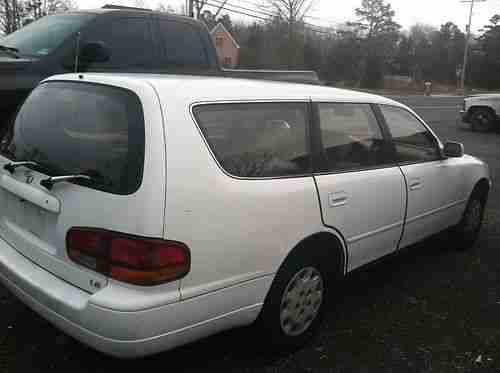 1995 Toyota Camry LE Wagon 4-Door 2.2L, image 3