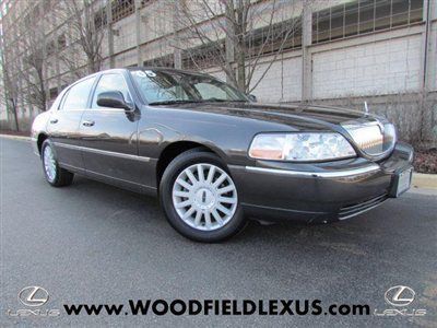 2005 lincoln town car ltd; low miles; super clean; l@@k!