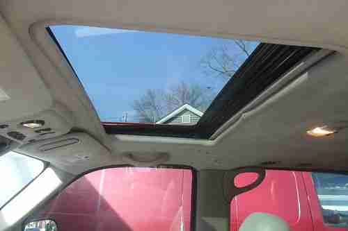 04 Chevrolet Suburban LT  AWD, US $5,000.00, image 6