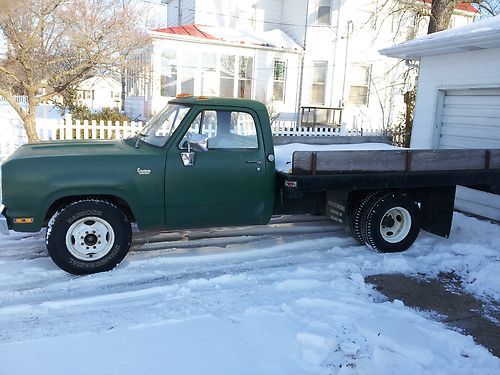 1972 dodge 1 ton dually flatbed....low miles