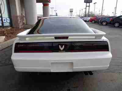 3.8L Single CD Player Leather Upholstery T-Tops Alloy Wheels, image 4